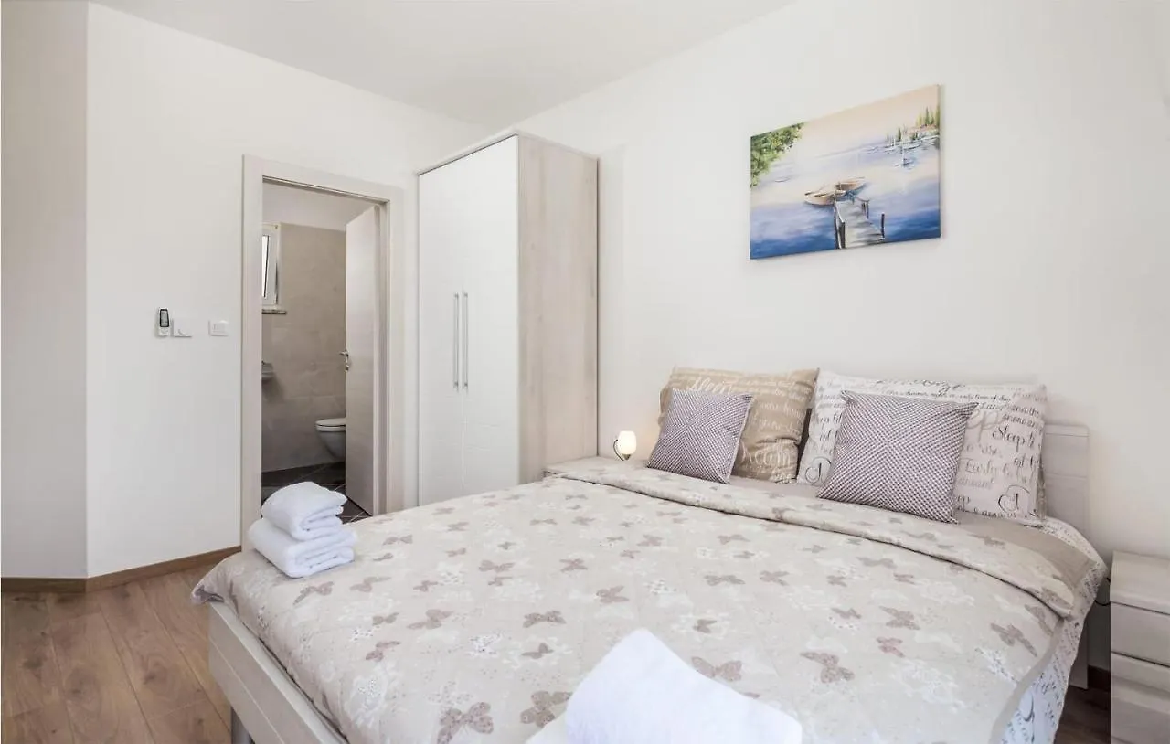Awesome Home In Drazice With Wifi 0*,  Croatia